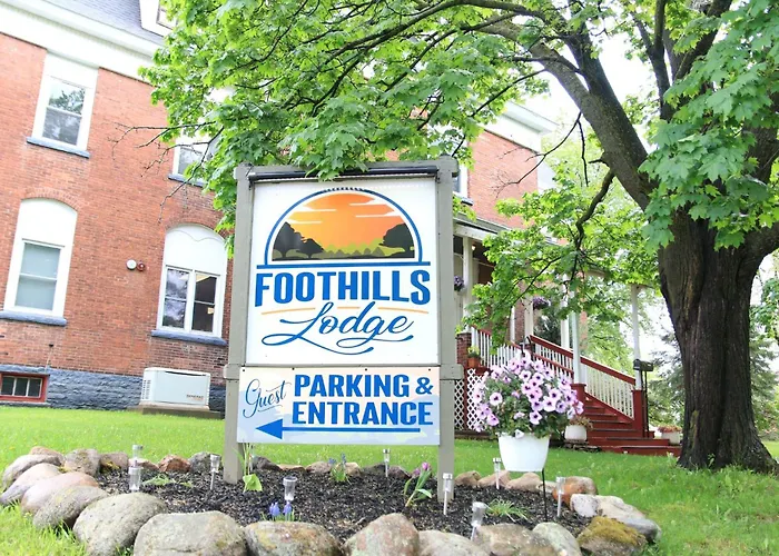 Foothills Lodge & Cafe Malone