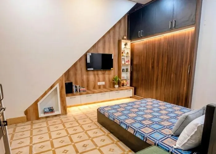 Radha Vatika Hotel Mathura