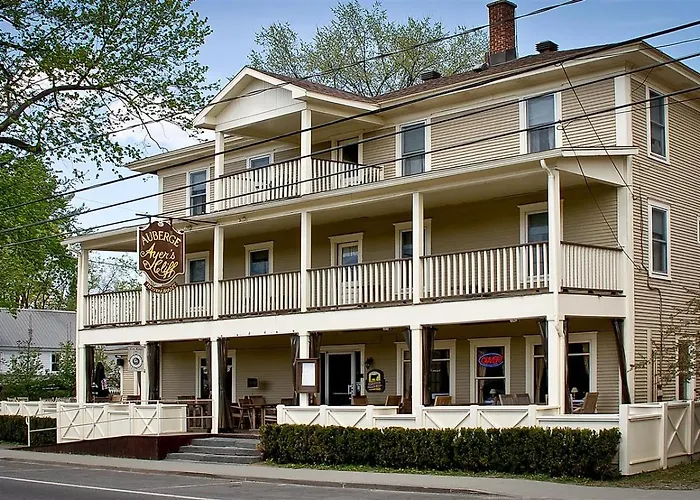 Auberge Ayer'S Cliff