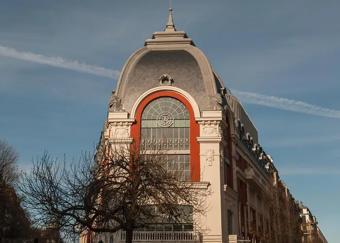 Palacio Bellas Artes San Sebastian, Curio Collection Hilton