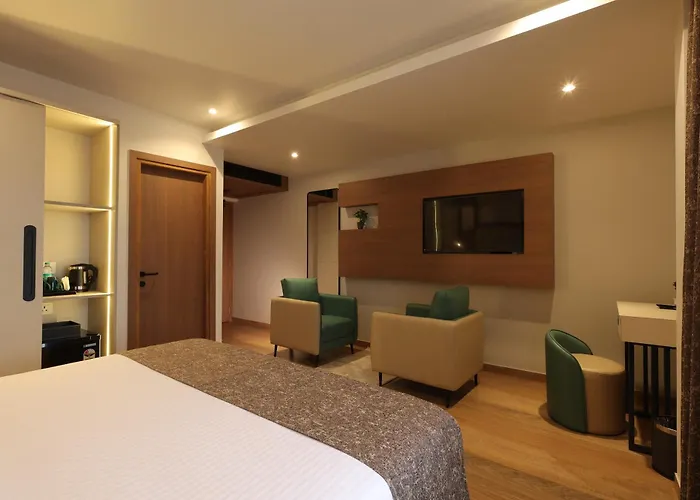 Grand Plaza Inn By Rak Rooms, Kannur