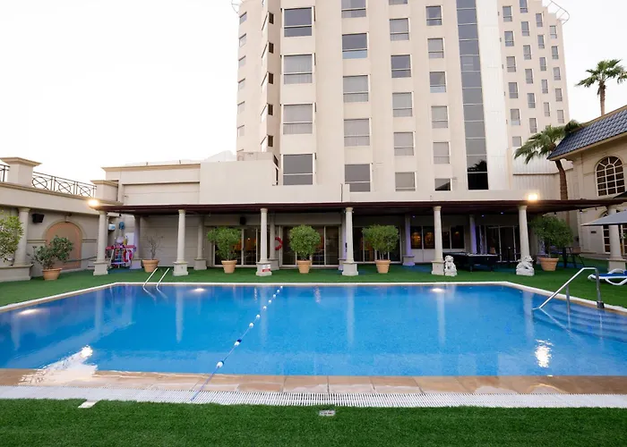 Luxe Avenue Hotel Dubai