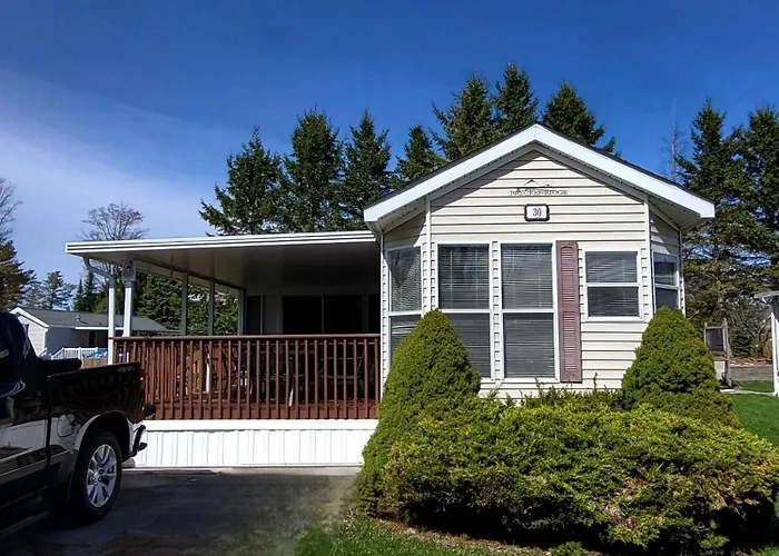 Family Cottage At Wasaga - Heated Pools & Walk To The Beach Wasaga Beach