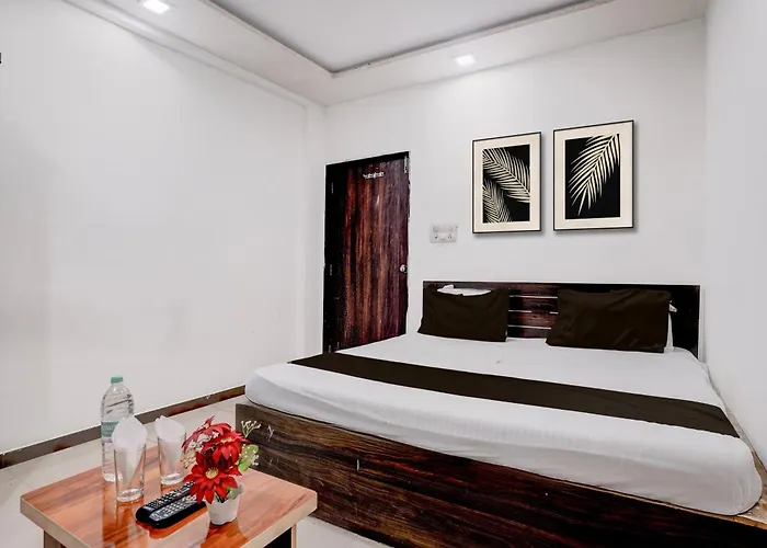 Hotel O Red Rose Rajkot