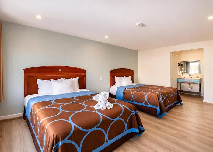 Townhouse Barstow Route 66 Hotel