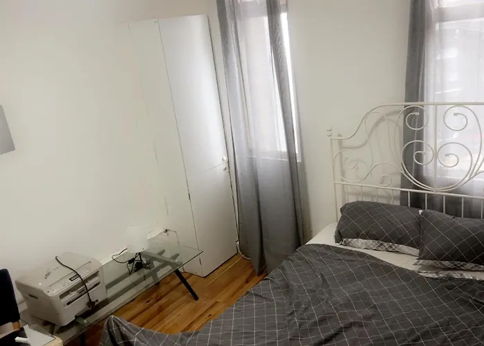 Double Room East London 15 Min To Central London It'S Opposite Seven Kings Station With Elizbeth Line Ilford