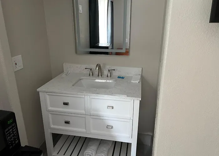 Palm Hotel Near Lax Airport Hawthorne