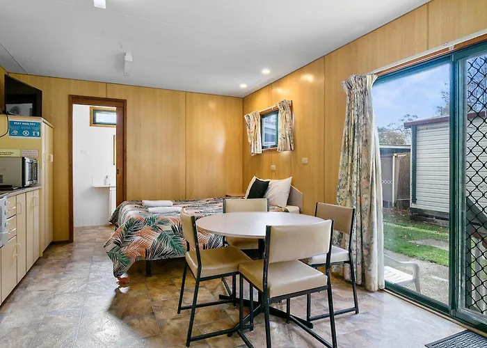 Howlong Caravan Park