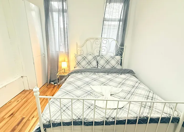 Double Room East London 15 Min To Central London It'S Opposite Seven Kings Station With Elizbeth Line Ilford