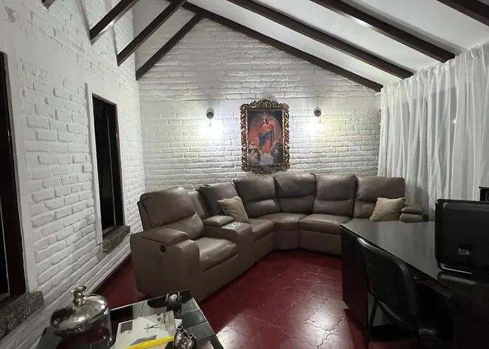 Bed and Breakfast Brisas de gran limonar Cali