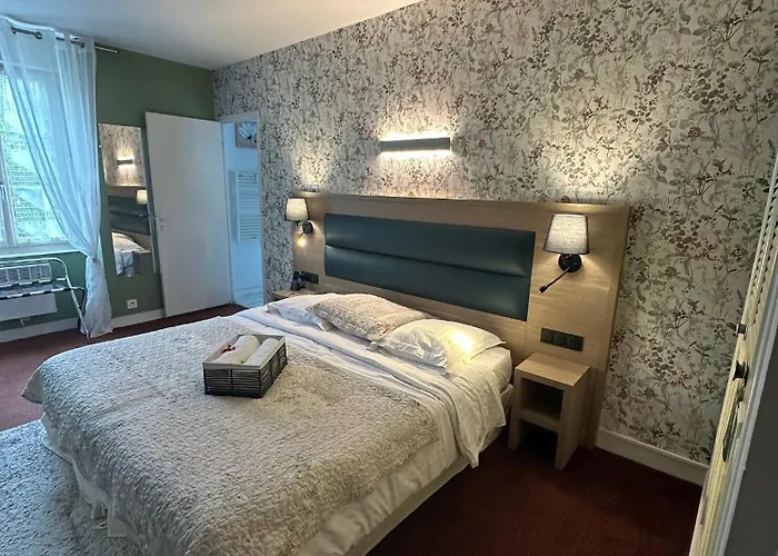 Logis Hôtel Restaurant La Vieille Auberge, Art&Gallery Souillac