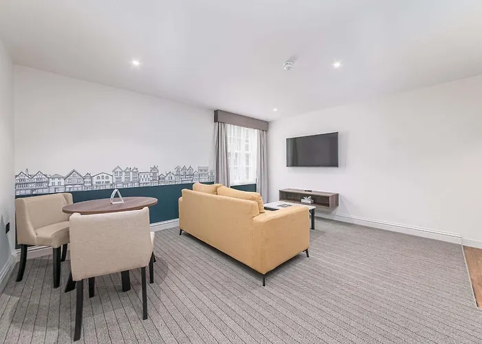 Mercure Salisbury White Hart Hotel & Apartments