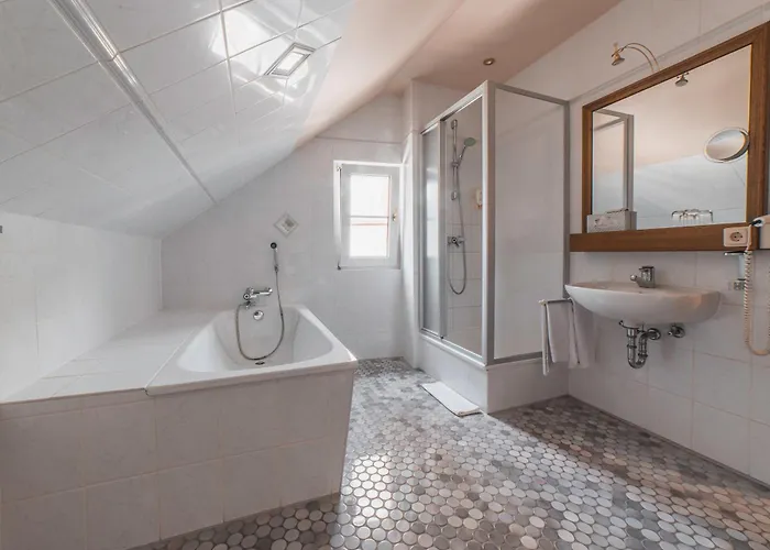 Akzent Hotel Berg'S Alte Bauernschaenke- Wellness Und Wein Rüdesheim am Rhein