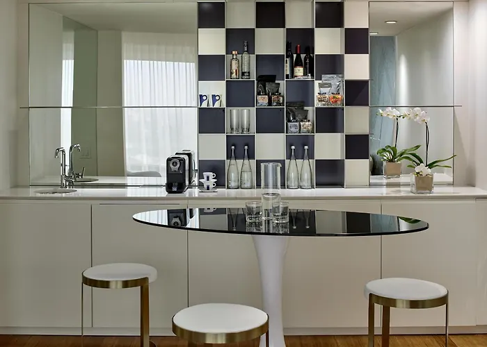 The Valorian Los Angeles, Curio Collection By Hilton