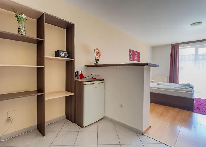 Triple M Hotel Будапешт