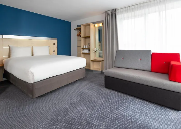 Holiday Inn Express Swindon City Centre By Ihg