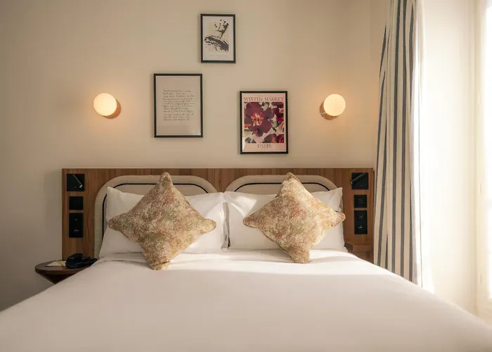 Salvia Paris Hotel