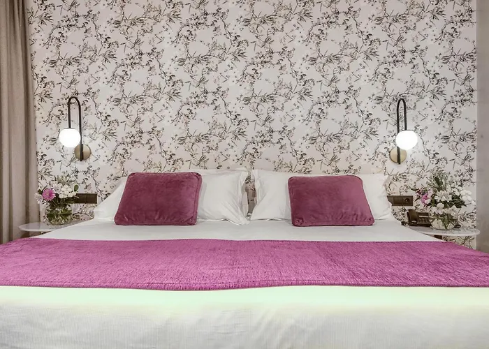Apartosuites Jardines De Sabatini Madri