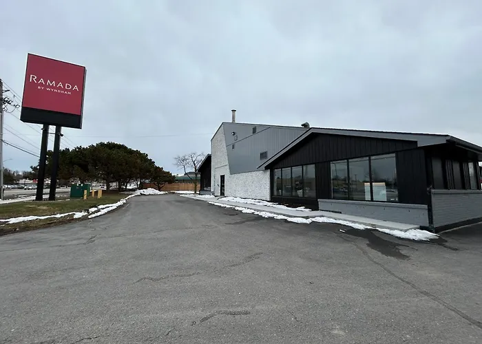 Ramada By Wyndham Kingston Motel