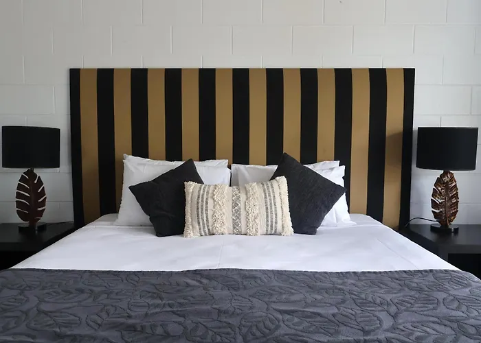 Colonial Palms Motor Inn Airlie Beach