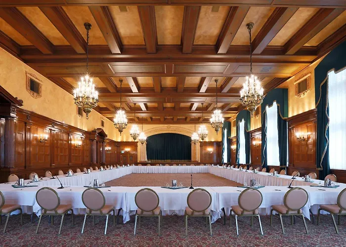 The Fort Garry Hotel, Spa And Conference Centre, An Ascend Collection Hotel Winnipeg