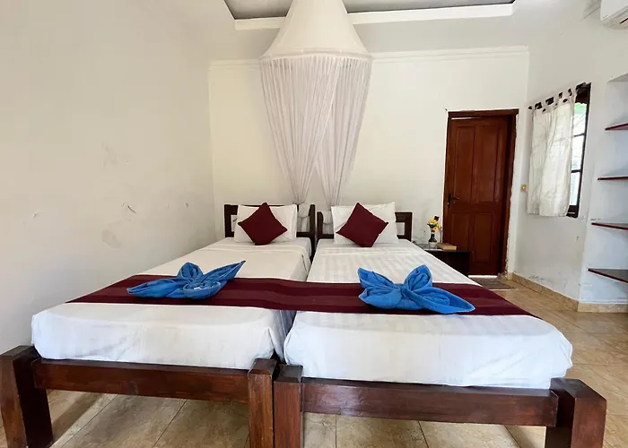 Mushroom Beach Bungalows Nusa Lembongan