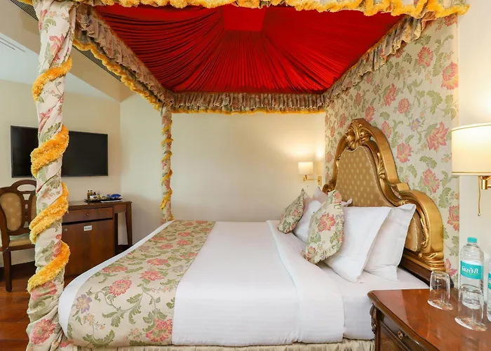 Hotel The Royal Plaza New Delhi