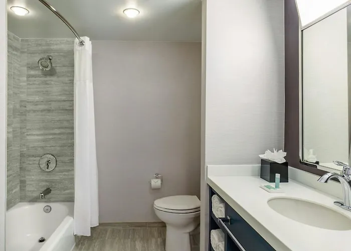 Courtyard By Marriott Boston Downtown Hotel