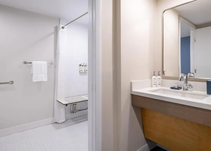 Holiday Inn Bar Harbor Regency Hotel By Ihg
