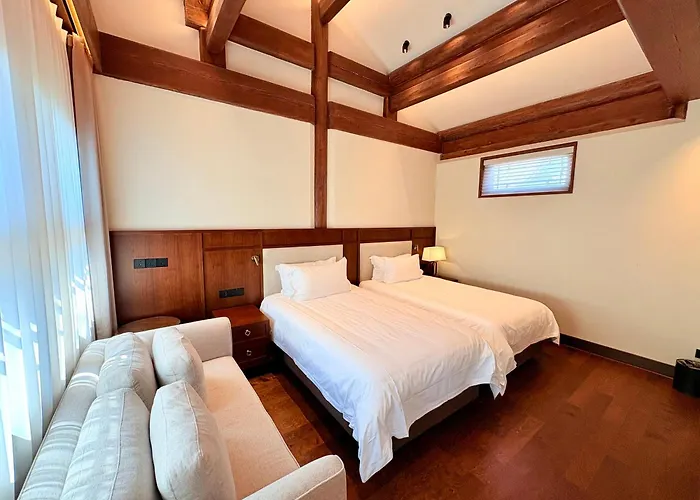 Jingshan Garden Hotel Beijing