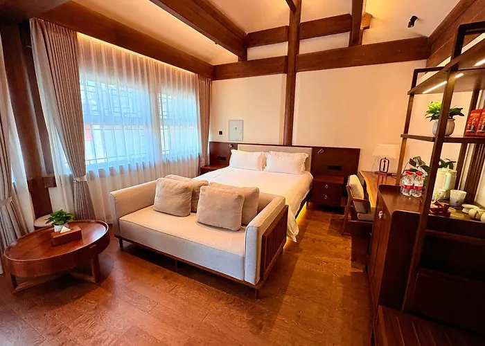 Jingshan Garden Hotel Beijing