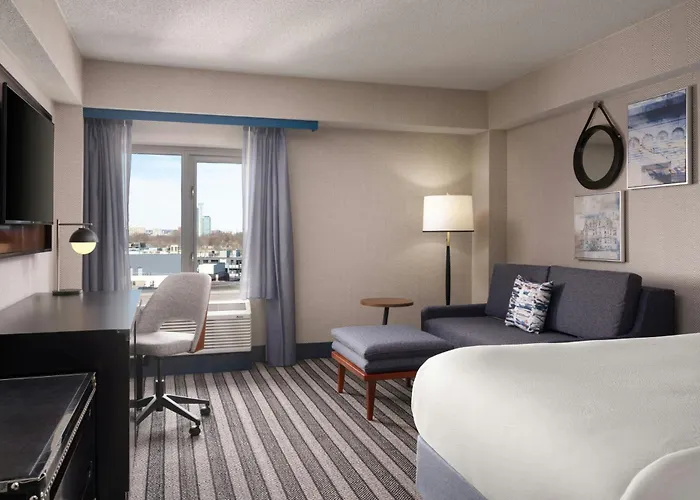 Courtyard By Marriott Boston Brookline Hotel