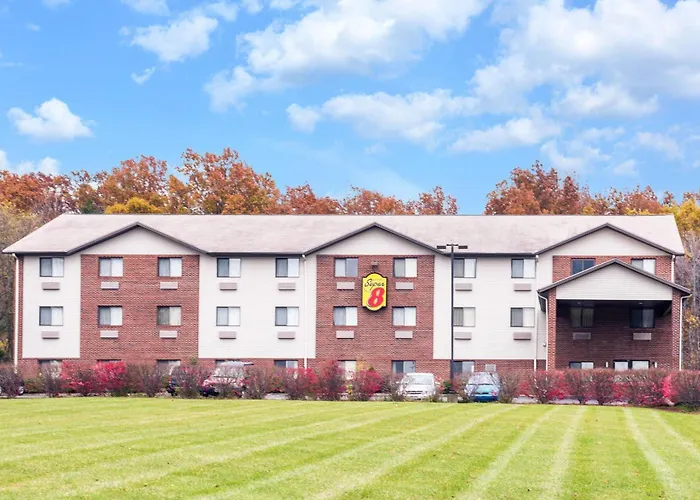 Super 8 By Wyndham Richfield Cleveland Hotel