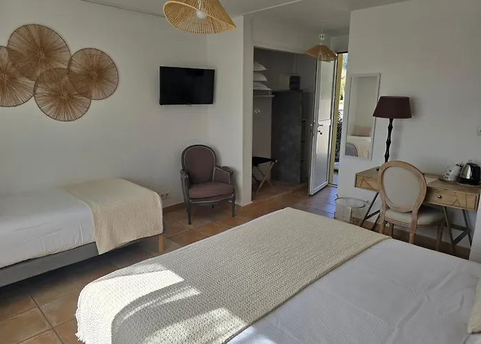 Le Mas Des Quintrands Manosque - Motel De Charme