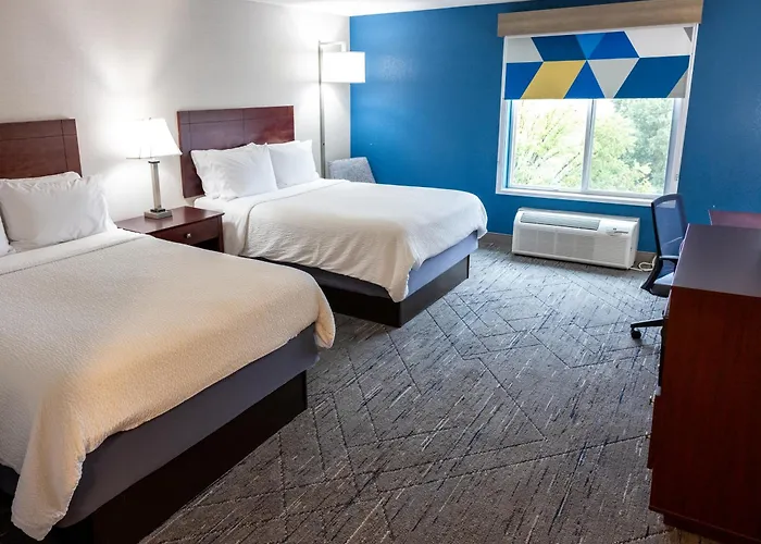 Holiday Inn Express Hotel & Suites Wichita Airport By Ihg
