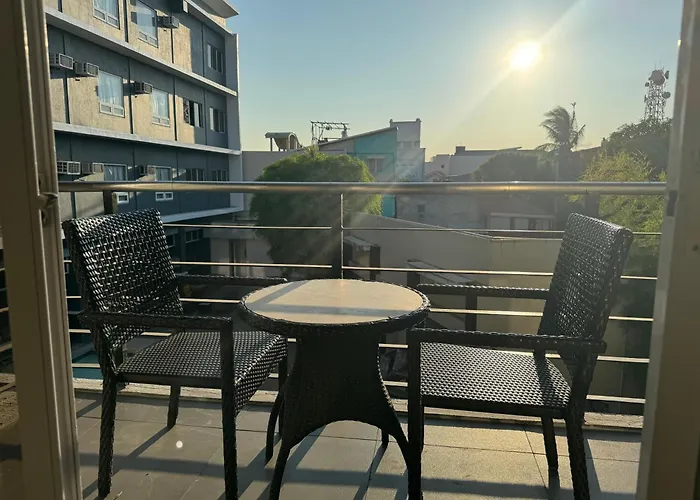 Circle Inn - Iloilo City Center