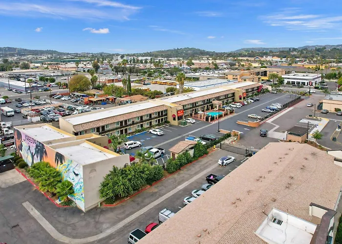Econo Lodge Inn&Suites Escondido Downtown