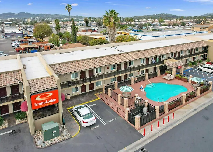 Econo Lodge Inn&Suites Escondido Downtown