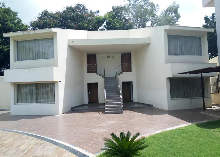 Top3 Lords Resort Bhavnagar