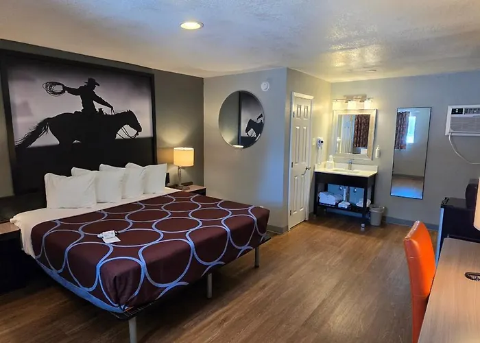 Super 8 By Wyndham Sonora Motel