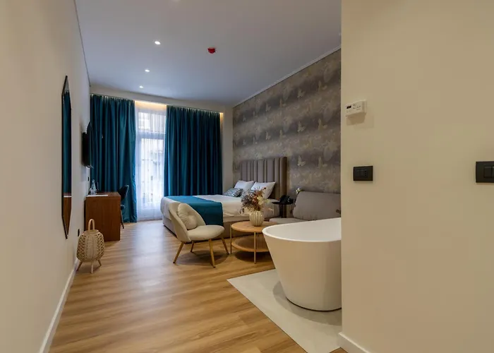 Golden City Boutique Hotel Tiran
