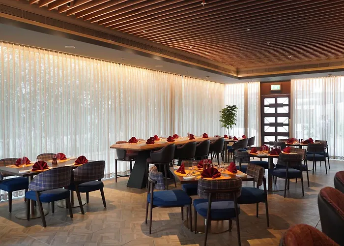 Courtyard By Marriott Bhopal Hotel
