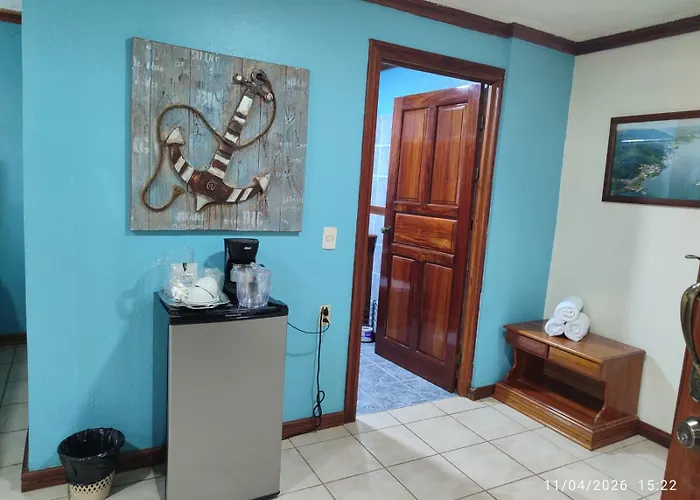 Fish Hook Marina Hotel Golfito