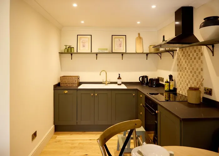 Great Ashley Farm Shepherds Huts And Cottage Bradford-On-Avon