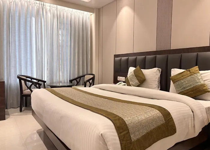 Hotel Raj Mahal Inn Near New Delhi Railway Station