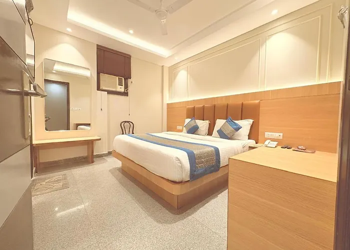 Hotel Raj Mahal Inn Near New Delhi Railway Station