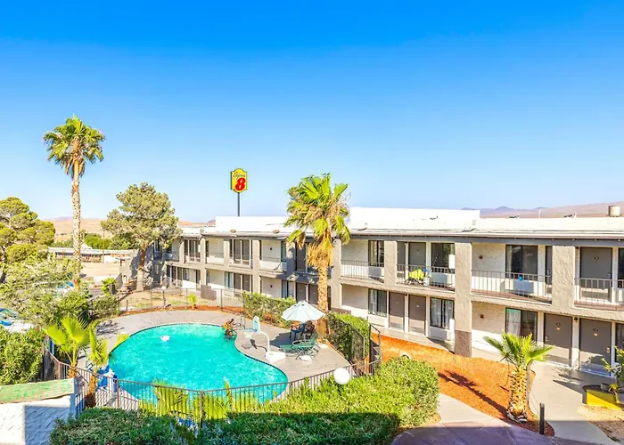Super 8 By Wyndham Barstow Hotel