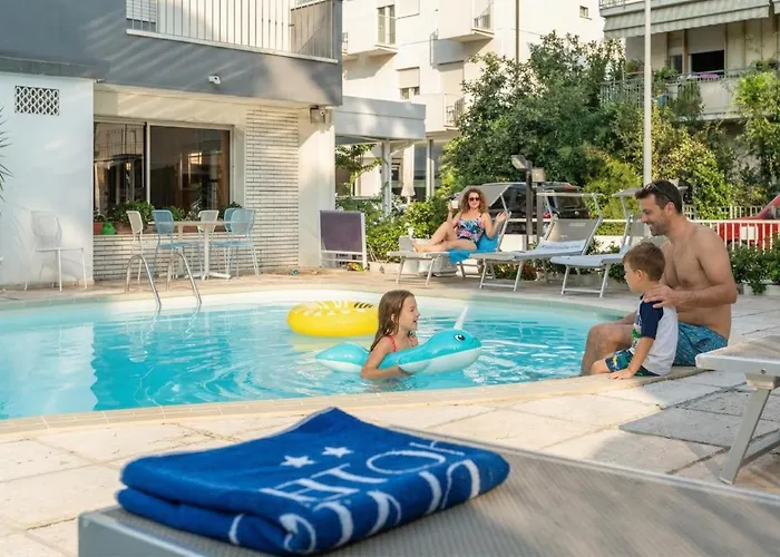 Hotel Consul Dipendenza "La Plata" Con Piscina Riccione
