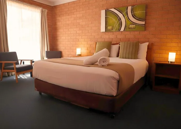 Golden Chain Aalana Motor Inn Cowra