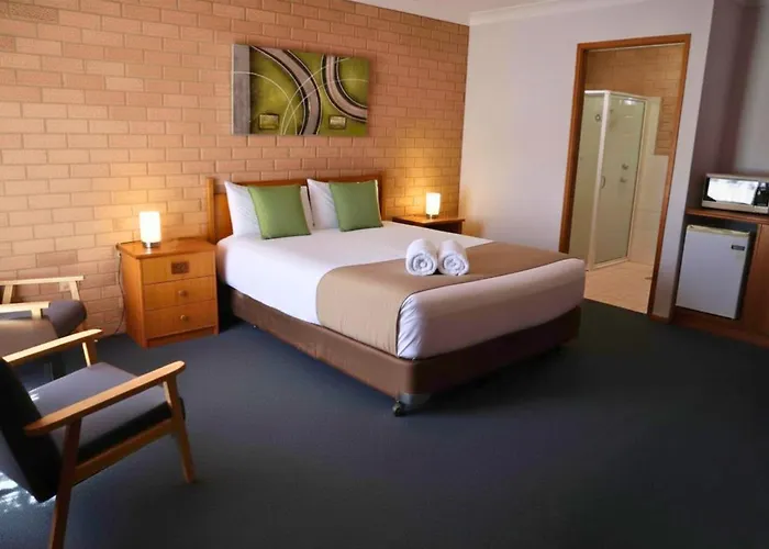 Golden Chain Aalana Motor Inn Cowra